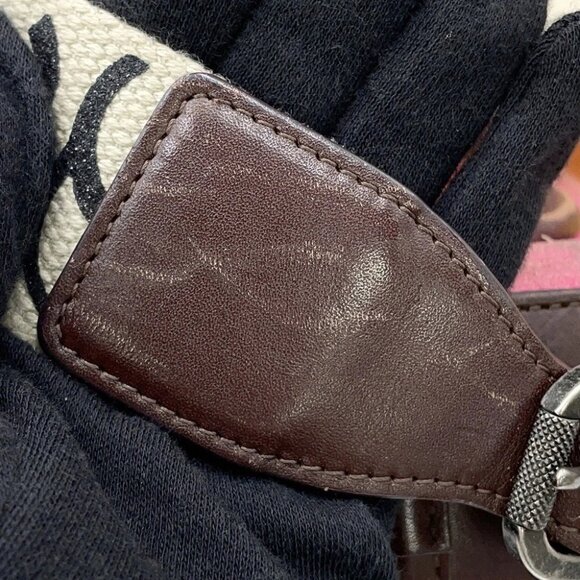 CHANEL CC Logo Embroidery Messenger Bag Suede / Leather Multicolor - Picture 10 of 16